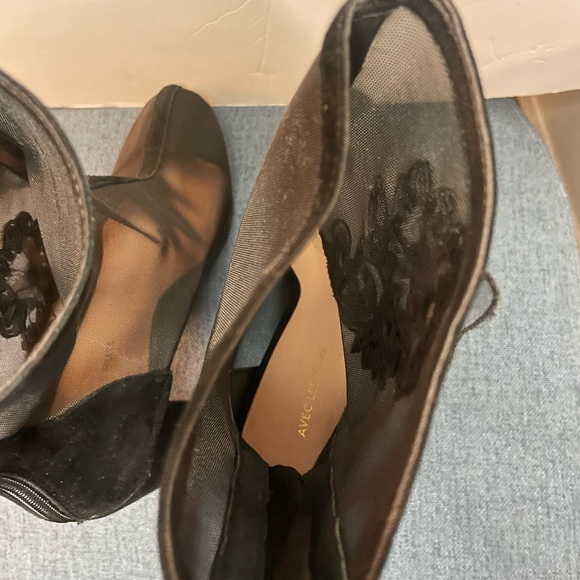 Joyce Azria dressy mesh booties in a size 10 - Picture 9 of 11